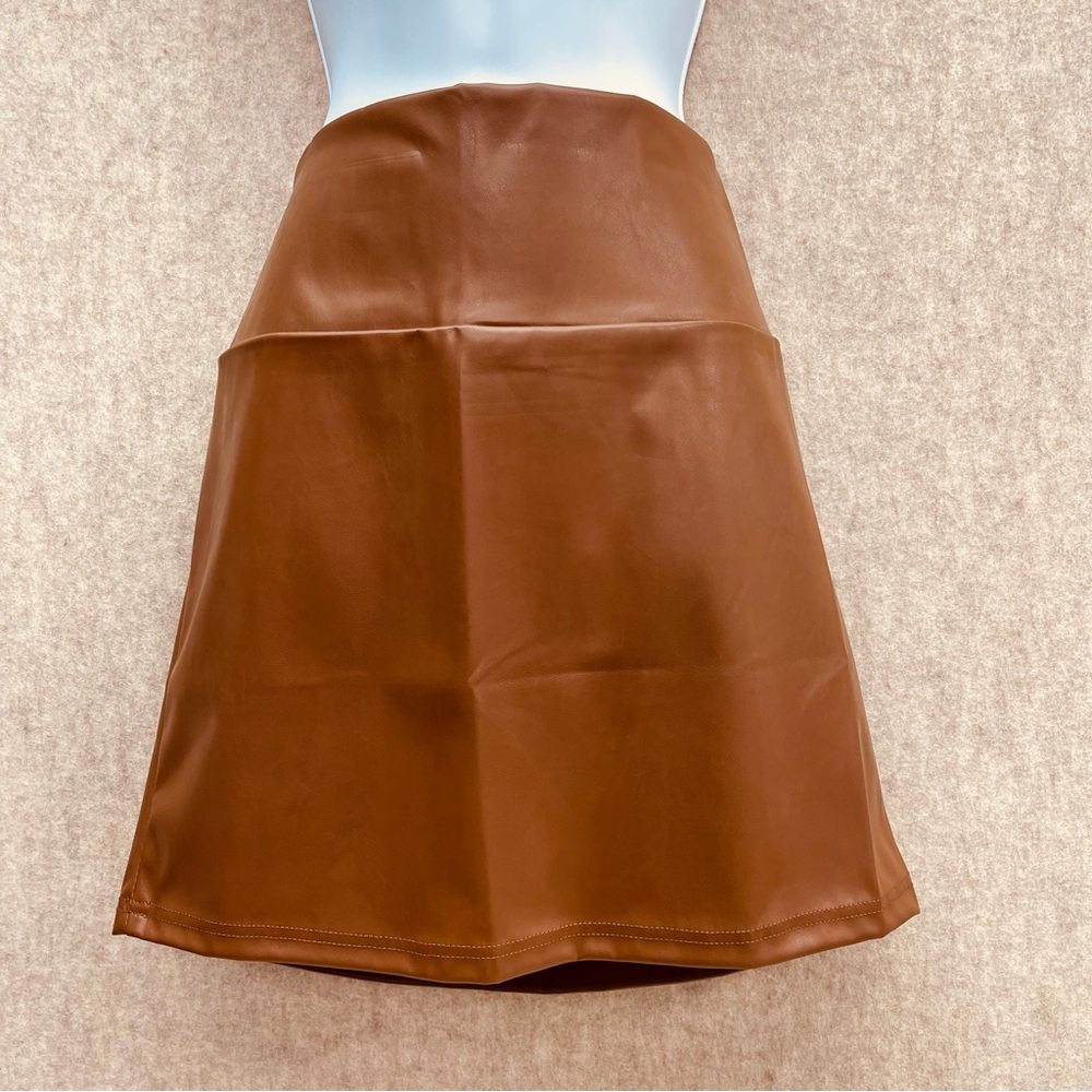NWT Mini Skirt Faux Leather with Side Zipper, XL Juniors